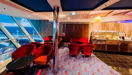 DIAMOND CLUB SERENADE OF THE SEAS